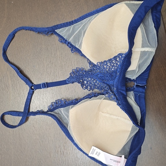 VICTORIA'S SECRET Navy Blue Lace Bralette Sz M Front Closure - Picture 2 of 4